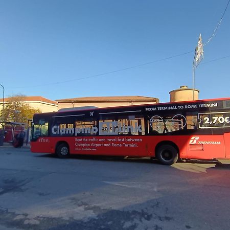 Adriatic Room 50 M Dalla Stazione Ferroviaria Di Ciampino E Dalla Navetta Aeroportuale Exterior foto
