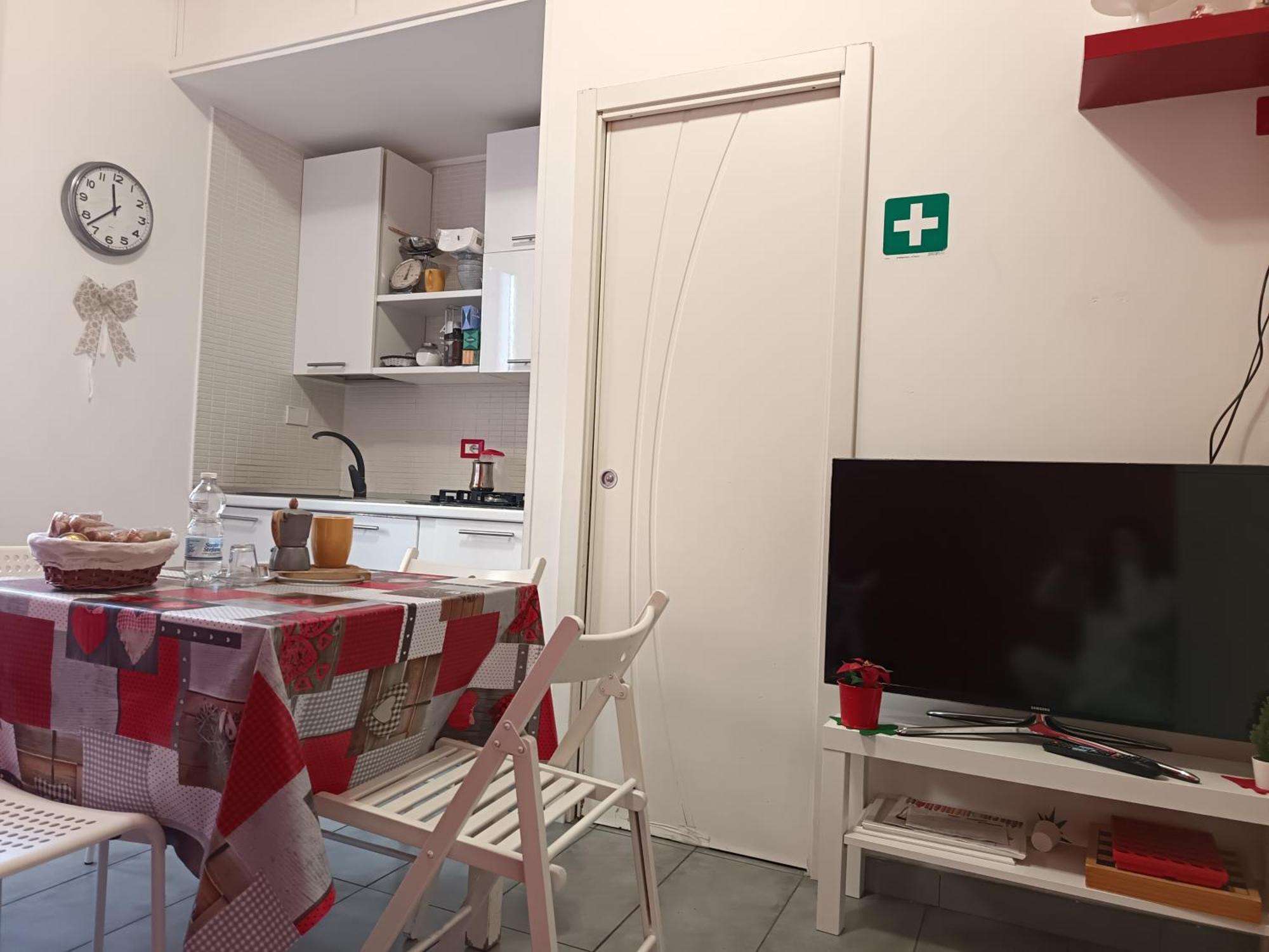 Adriatic Room 50 M Dalla Stazione Ferroviaria Di Ciampino E Dalla Navetta Aeroportuale Exterior foto